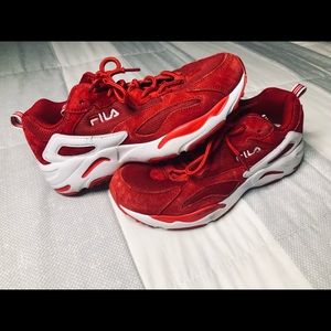 Fila Ray Tracer Suede Red/White Women's Size 7.5